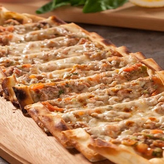 Kuşbaşılı Kaşarlı Pide