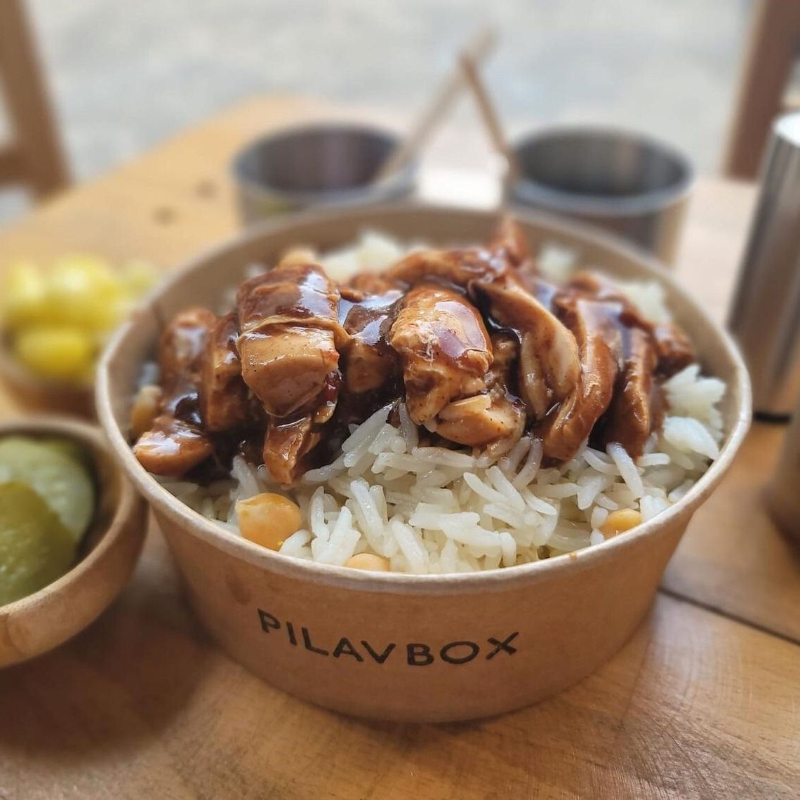 Barbekü Soslu Tavuk+ Acılı Tavuklu Pilav (400 Gr.)