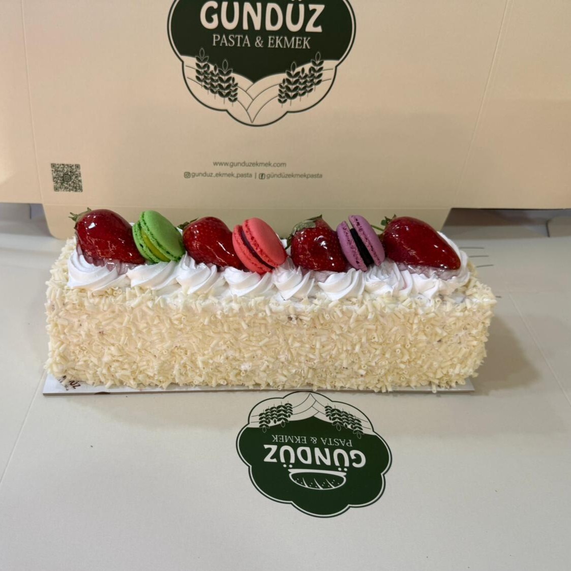 Beyaz Çikolatalı Baton Pasta