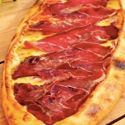 Pastırmalı Kaşarlı Pide