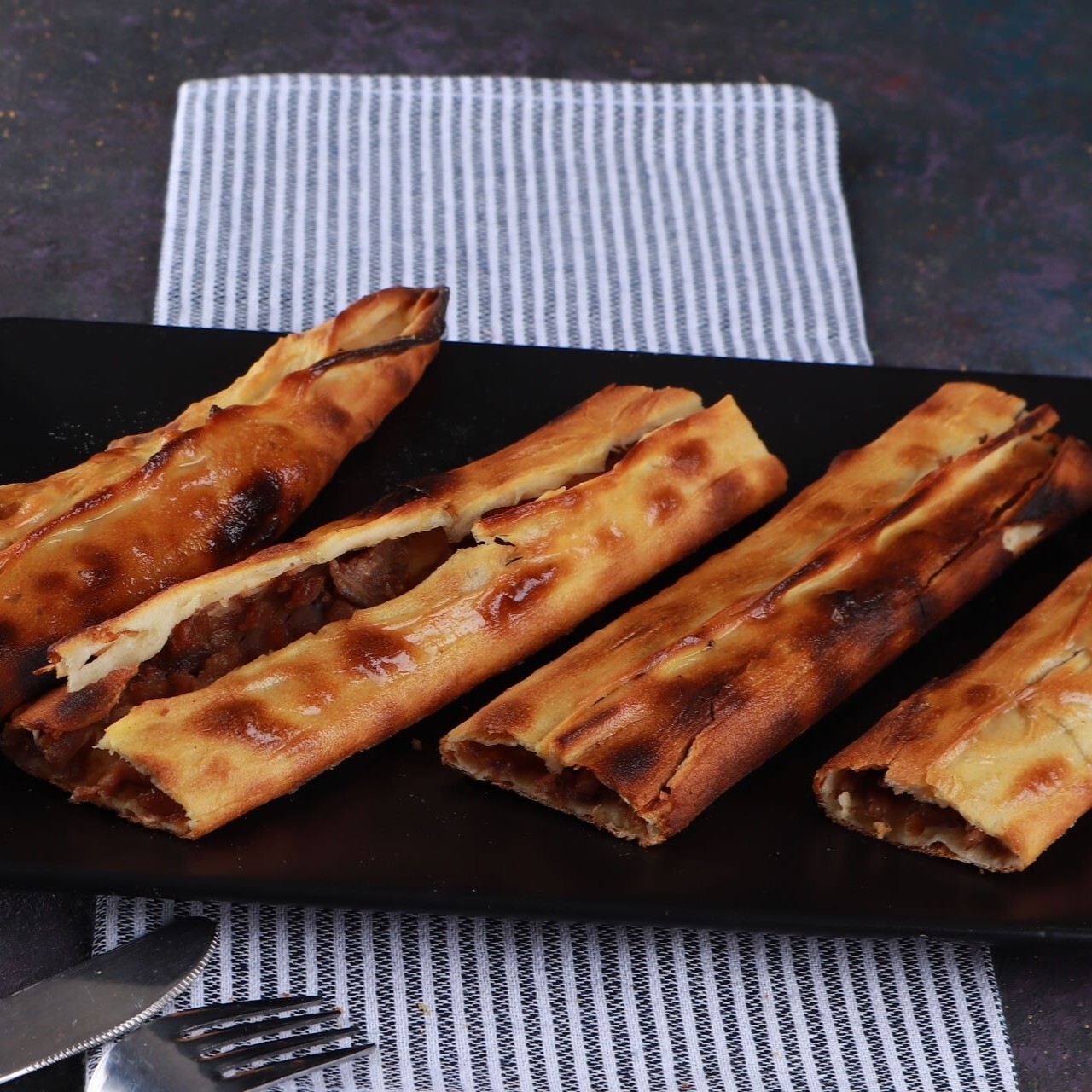 Kavurmalı Pide