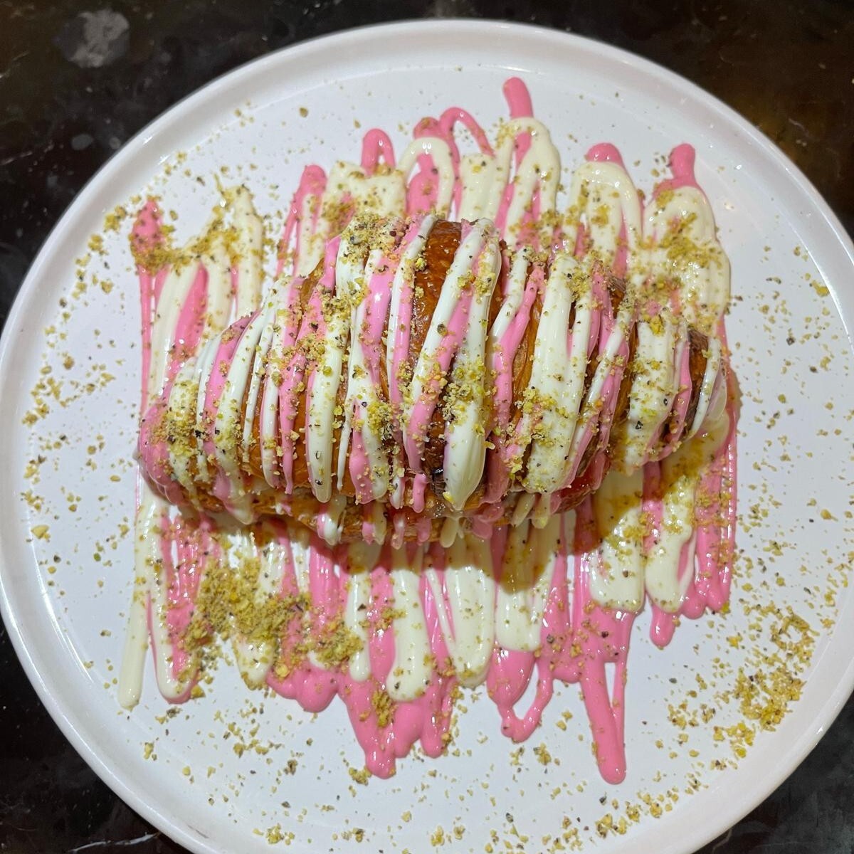 Kruvasan Ananas-Çilekli