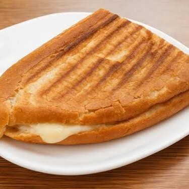 Yumurtalı Karışık Tost (yarım ekmek)