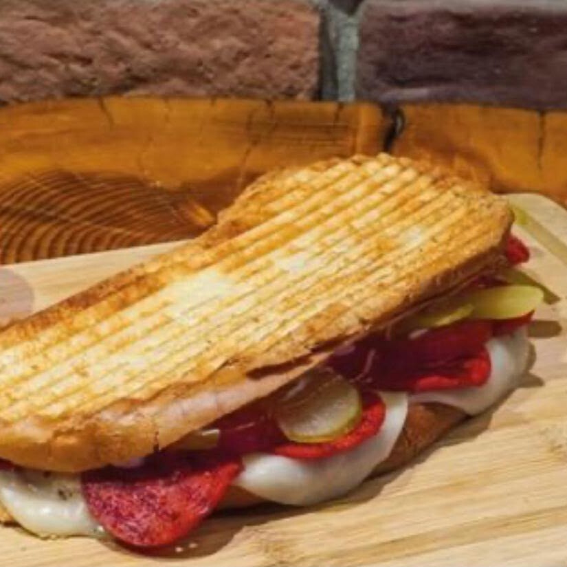 Kaşar Sucuklu Tost Menü