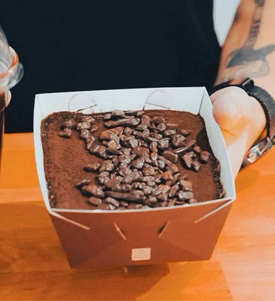 Çikolata Parçacıklı Tiramisu