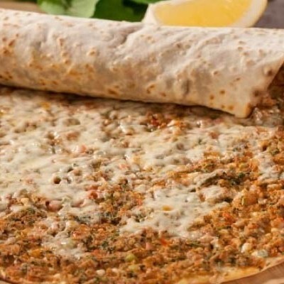 Kaşarlı Lahmacun