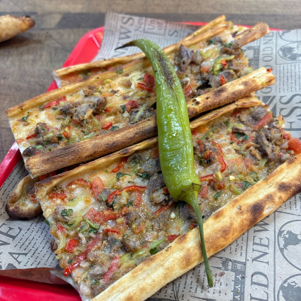 Kuşbaşılı Pide