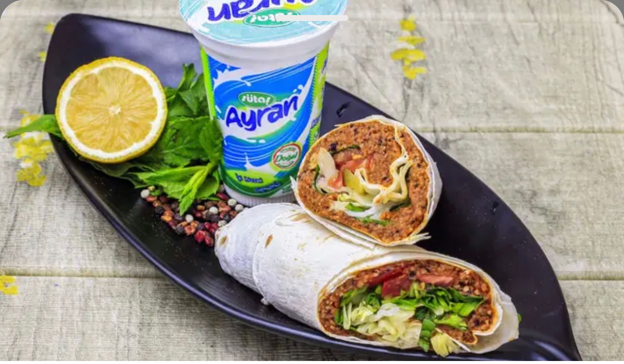 Çiğ Köfte Dürüm(150gr) & Ayran Menü