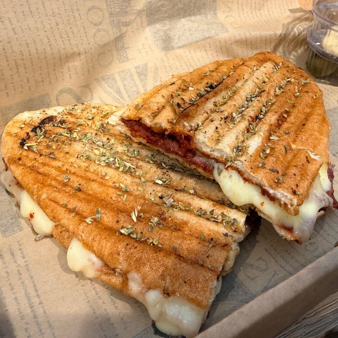Çift Kaşarlı Tost