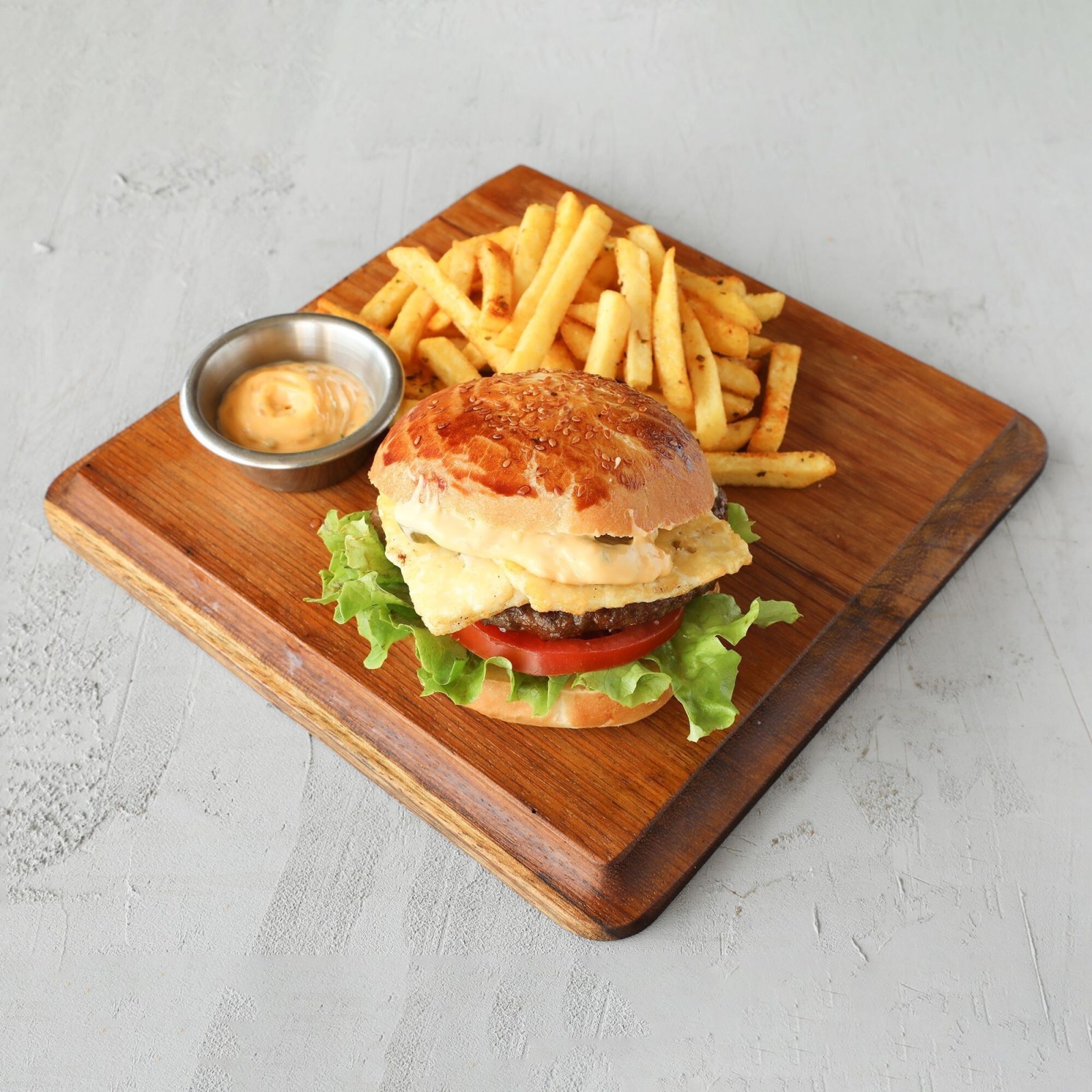 Izgara Hellim Hamburger