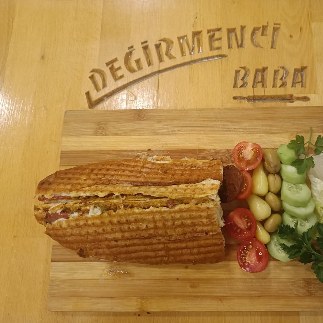 Kaşarlı Sucuklu Tost