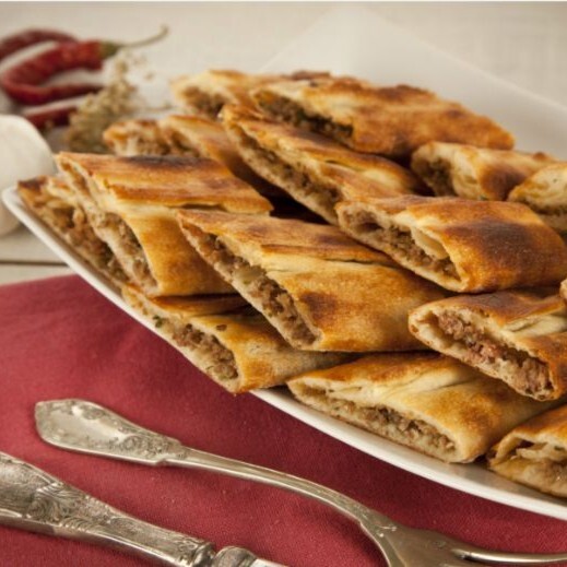 Kavurmalı Kaşarlı Pide