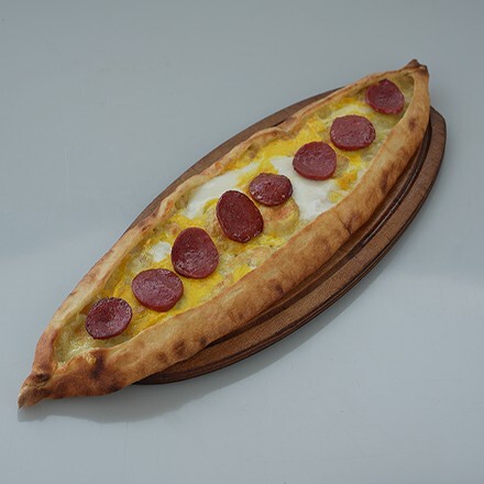Sucuklu Yumurtalı Pide