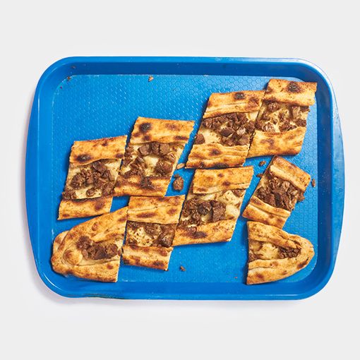 2 Adet Kavurmalı Pide + Coca-cola 1 lt