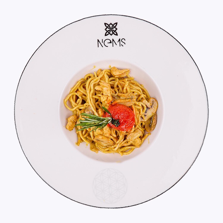 Köri Soslu Tavuk Noodle