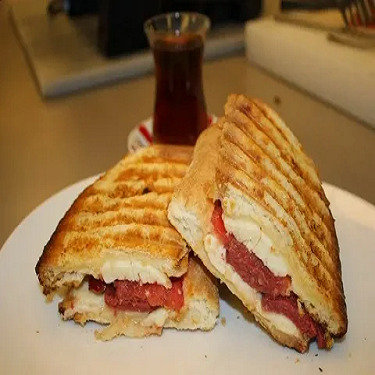Sucuklu Tost