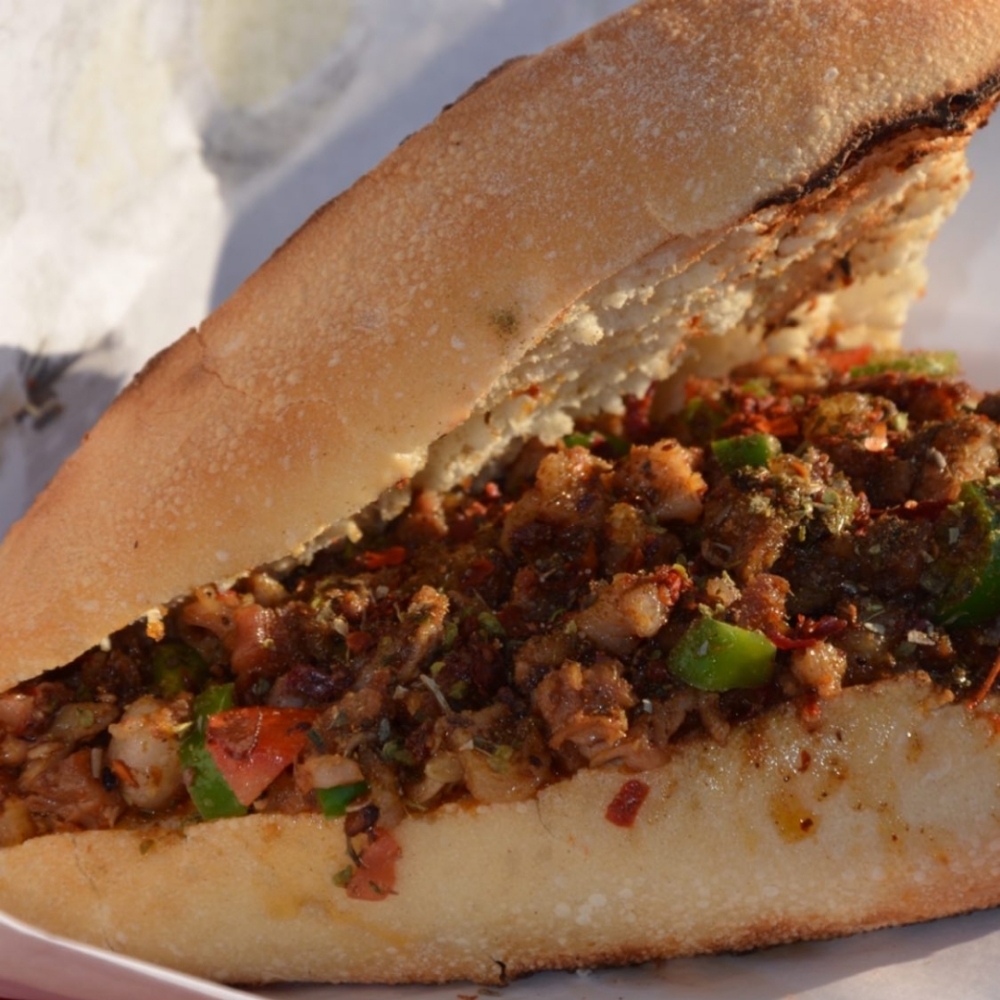 Yarım Ekmek Arası İstanbul Usulü Dana Kokoreç