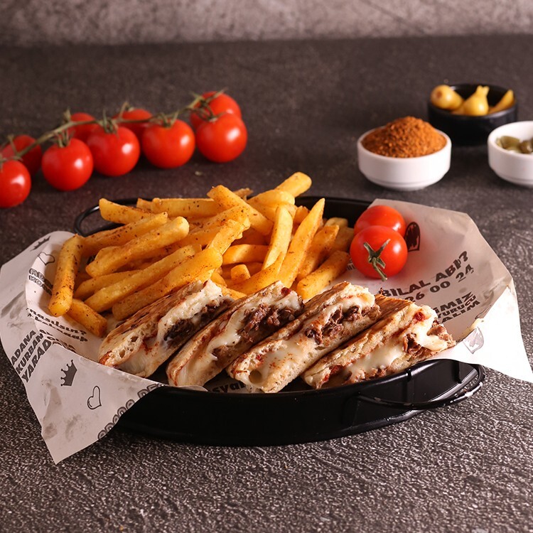 Kavurmalı Bazlama Tost