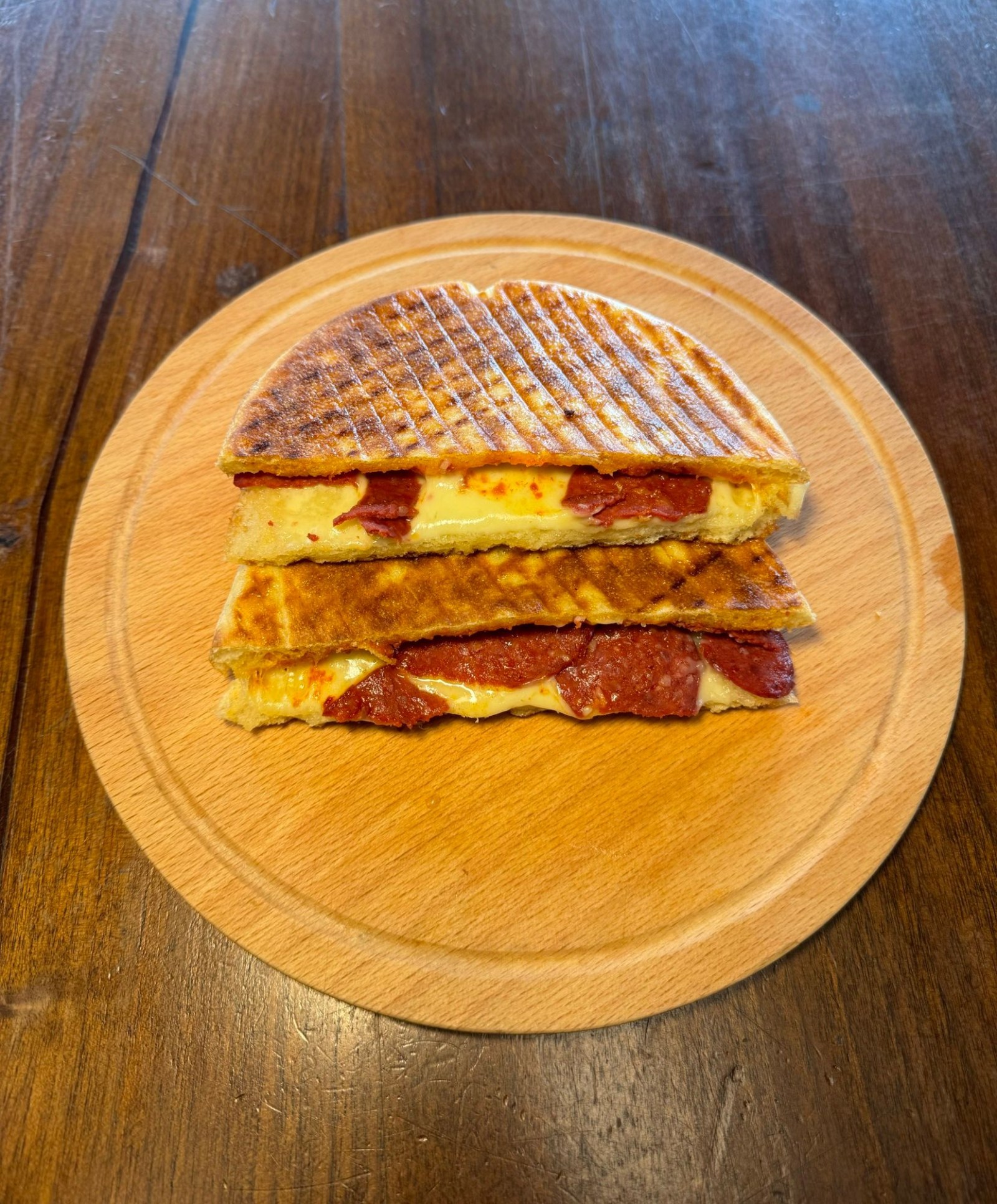 Bazlama Ekmeğine Karışık Tost