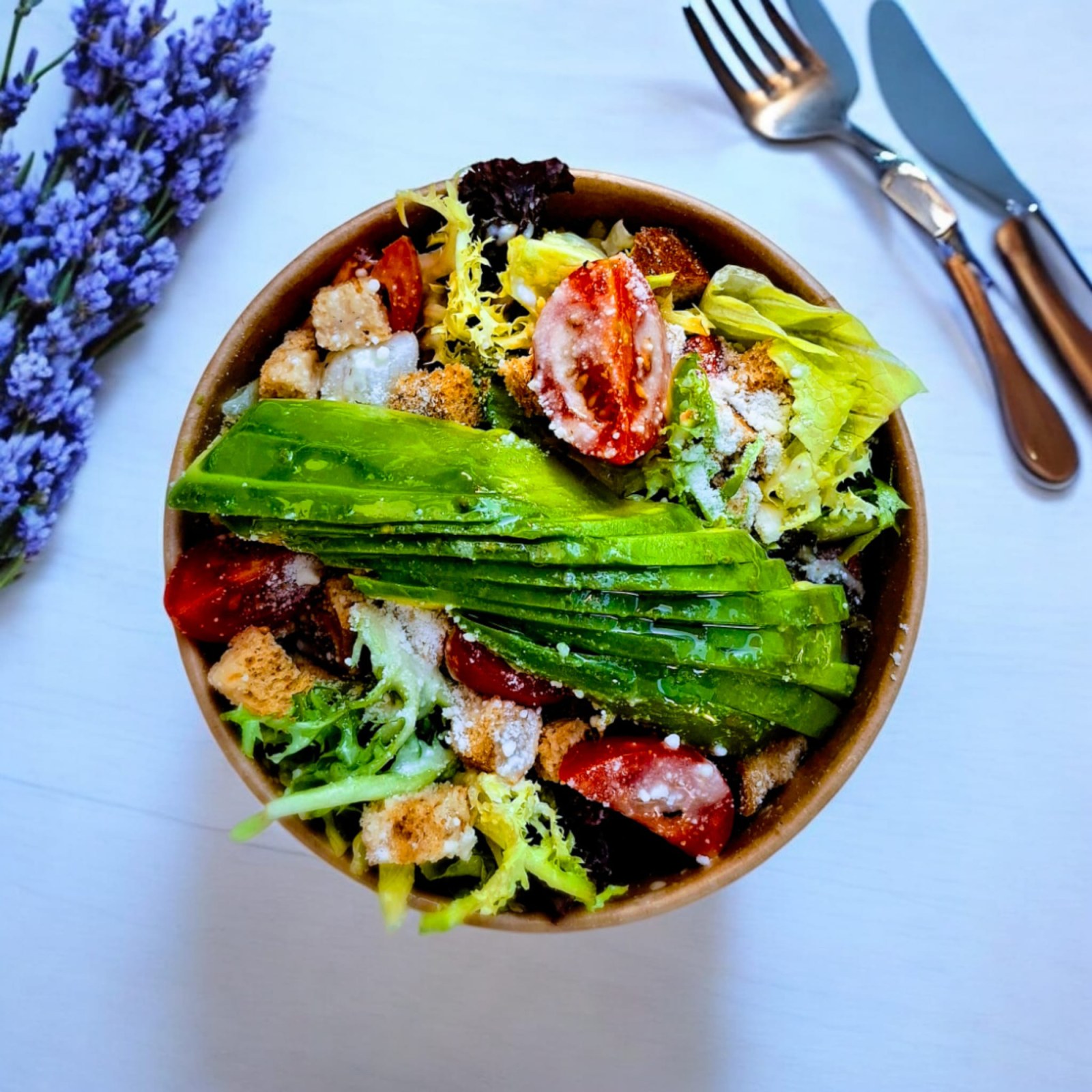 Avokadolu Sezar Salata ( Avocado Caesar Salad)