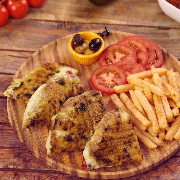 Kavurmalı Kaşarlı Yumurtalı Tost