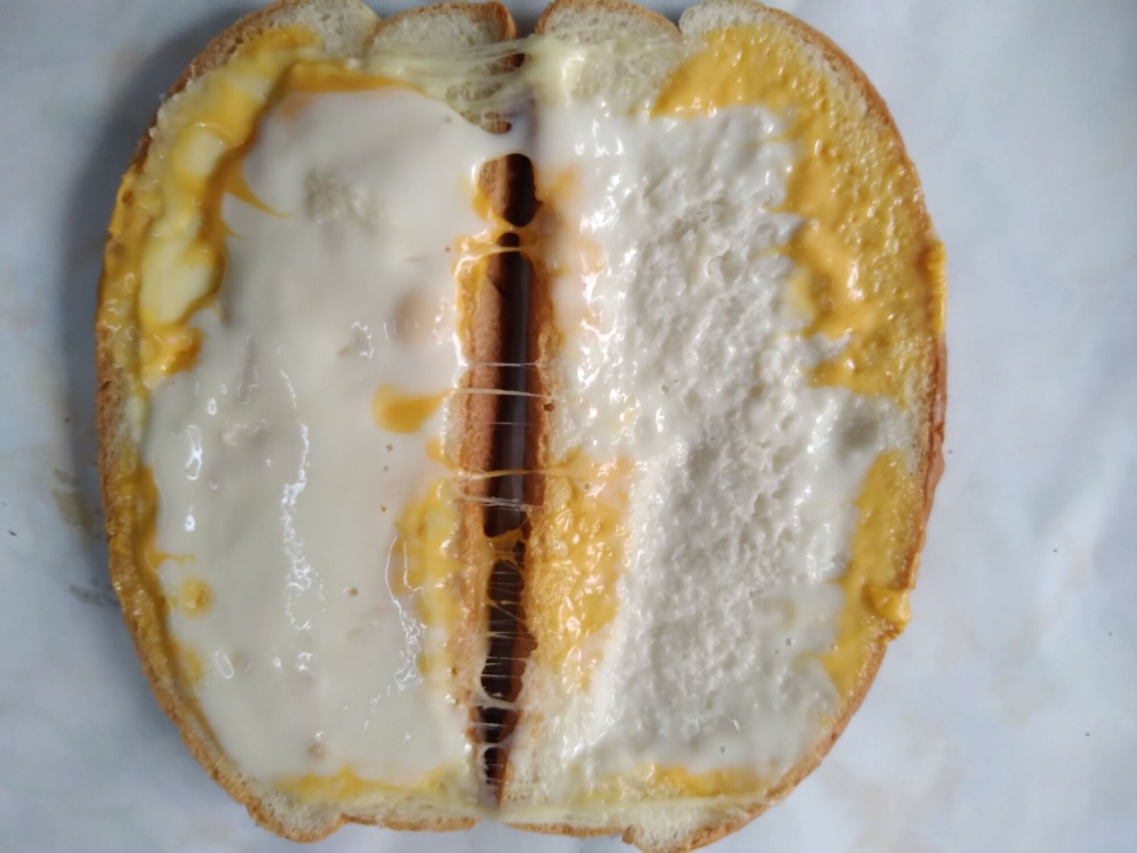 Bycimbo Özel Ayvalık Ekmeğine 3 Peynirli Tost