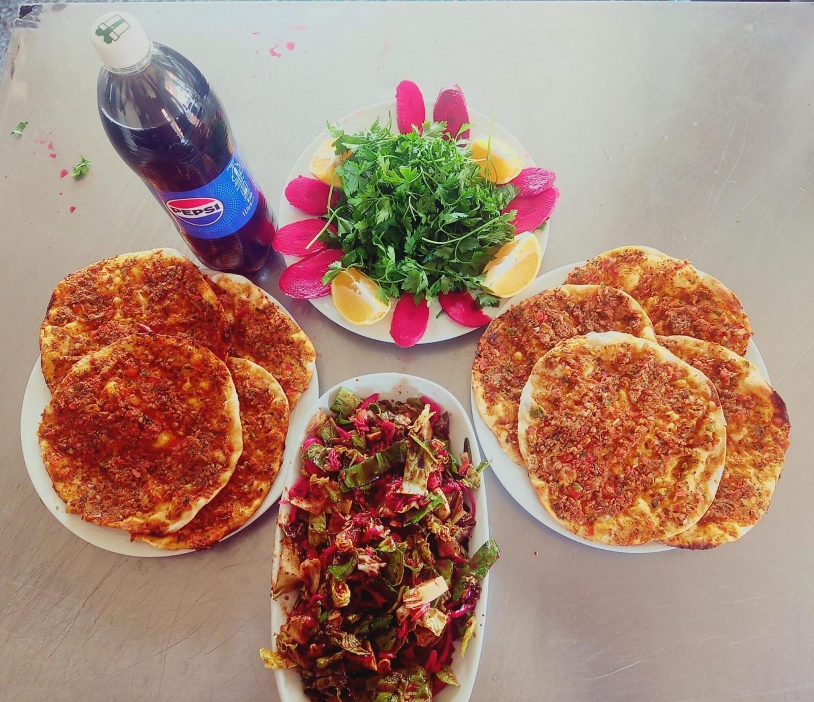 1 Alana 1 Bedava Lahmacun Menü