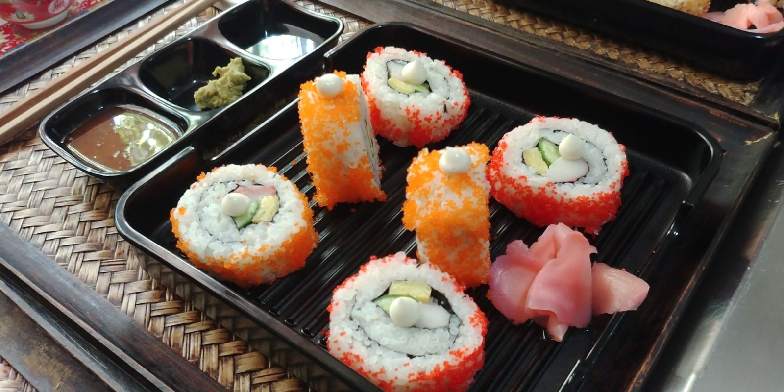 California Roll (6 Pcs.)