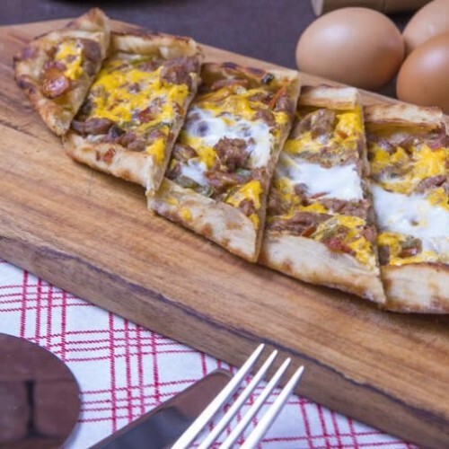 Kuşbaşı Yumurtalı Pide
