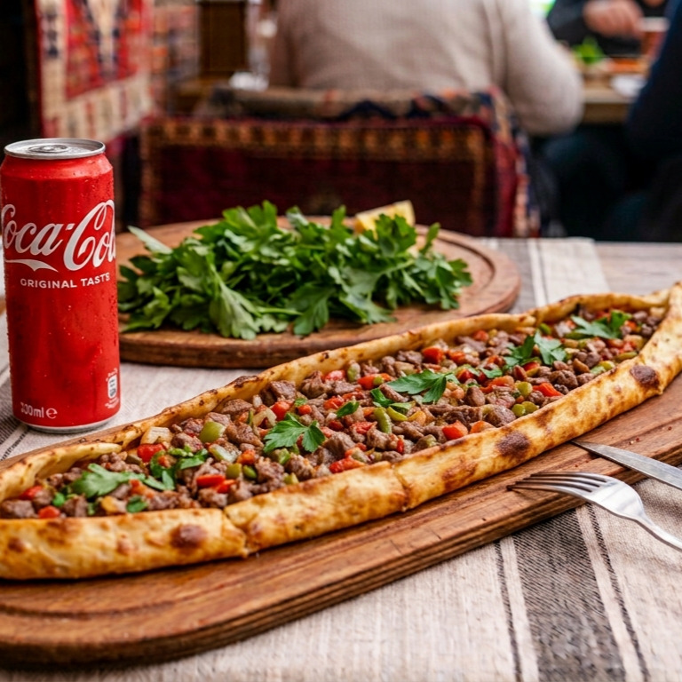 Kuşbaşılı Pide+Coca Cola