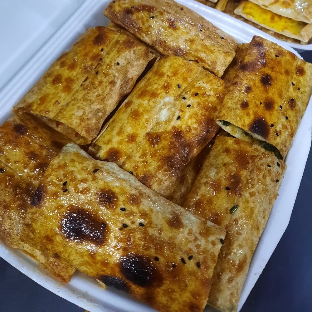 Kavurma Kaşar Yumurtalı Atom Pide
