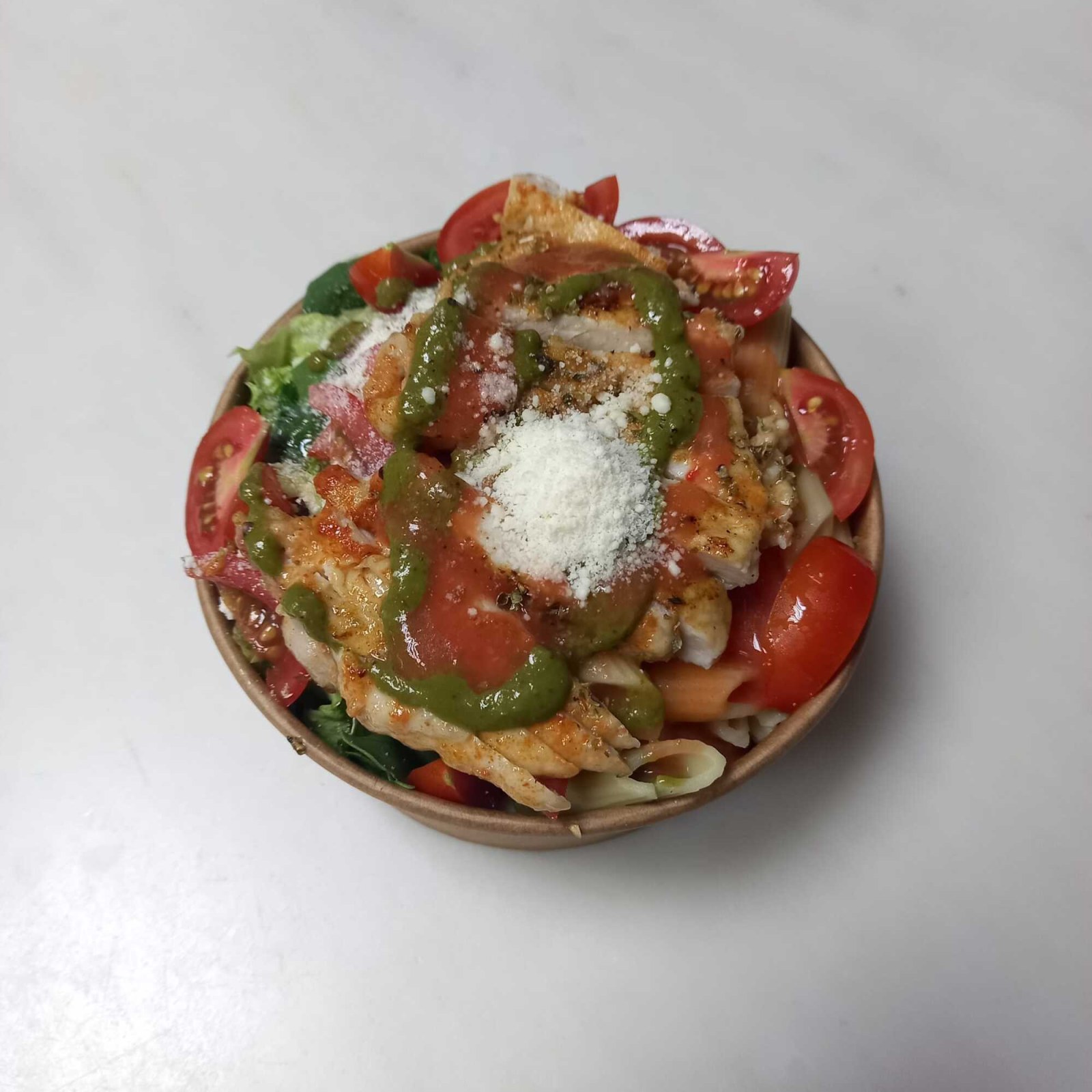 Makarnalı Sezar Salata (Caesar Salad with Pasta)