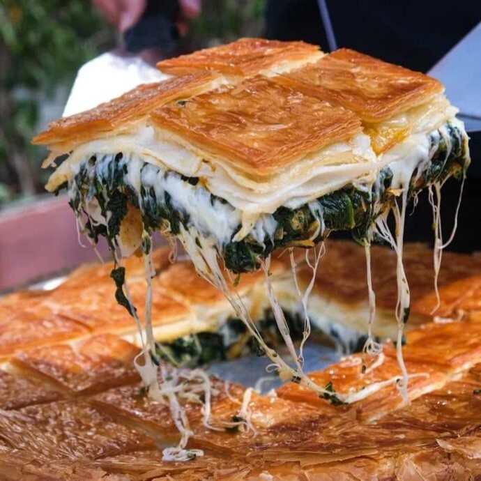 Ispanaklı Peynirli Börek (1 kg.)