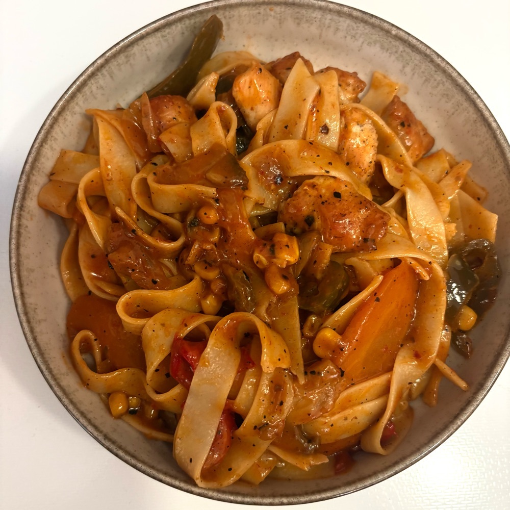 Meksika Soslu Tavuklu Fettuccine