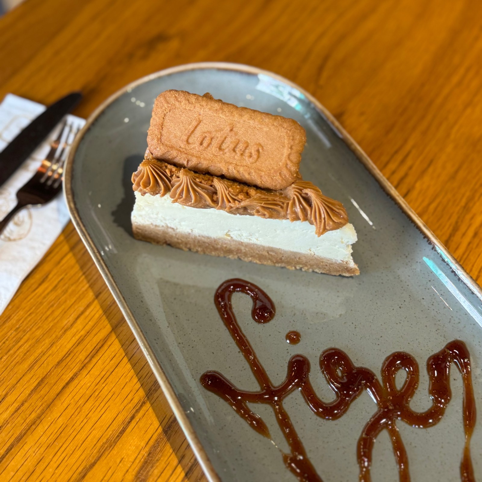 Lotus Kremalı Cheesecake