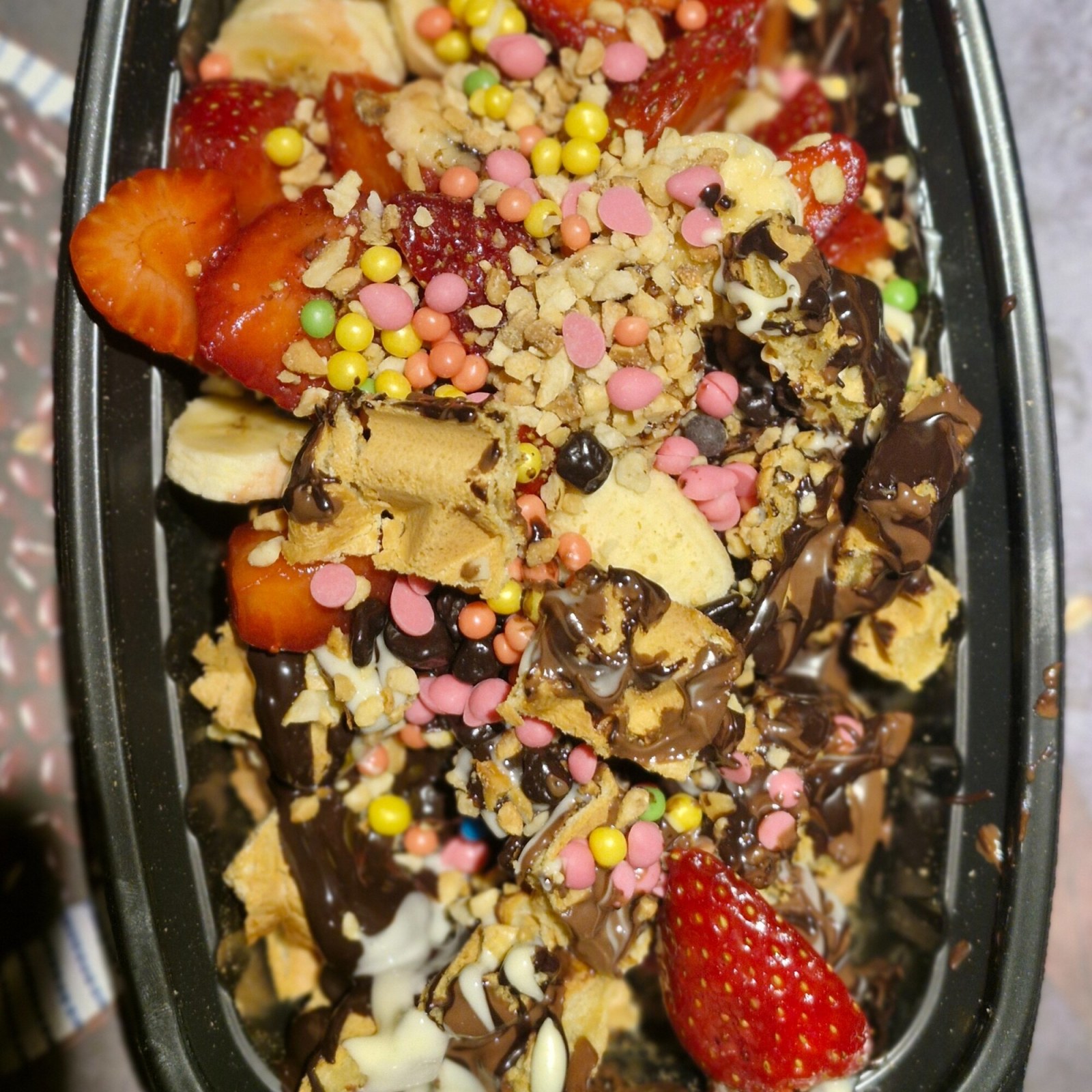 Bowl (KOVA) Waffle - Özel Tuni.Co Waffle Hamuru Ve Seçeceğiniz Malzemeler İle-