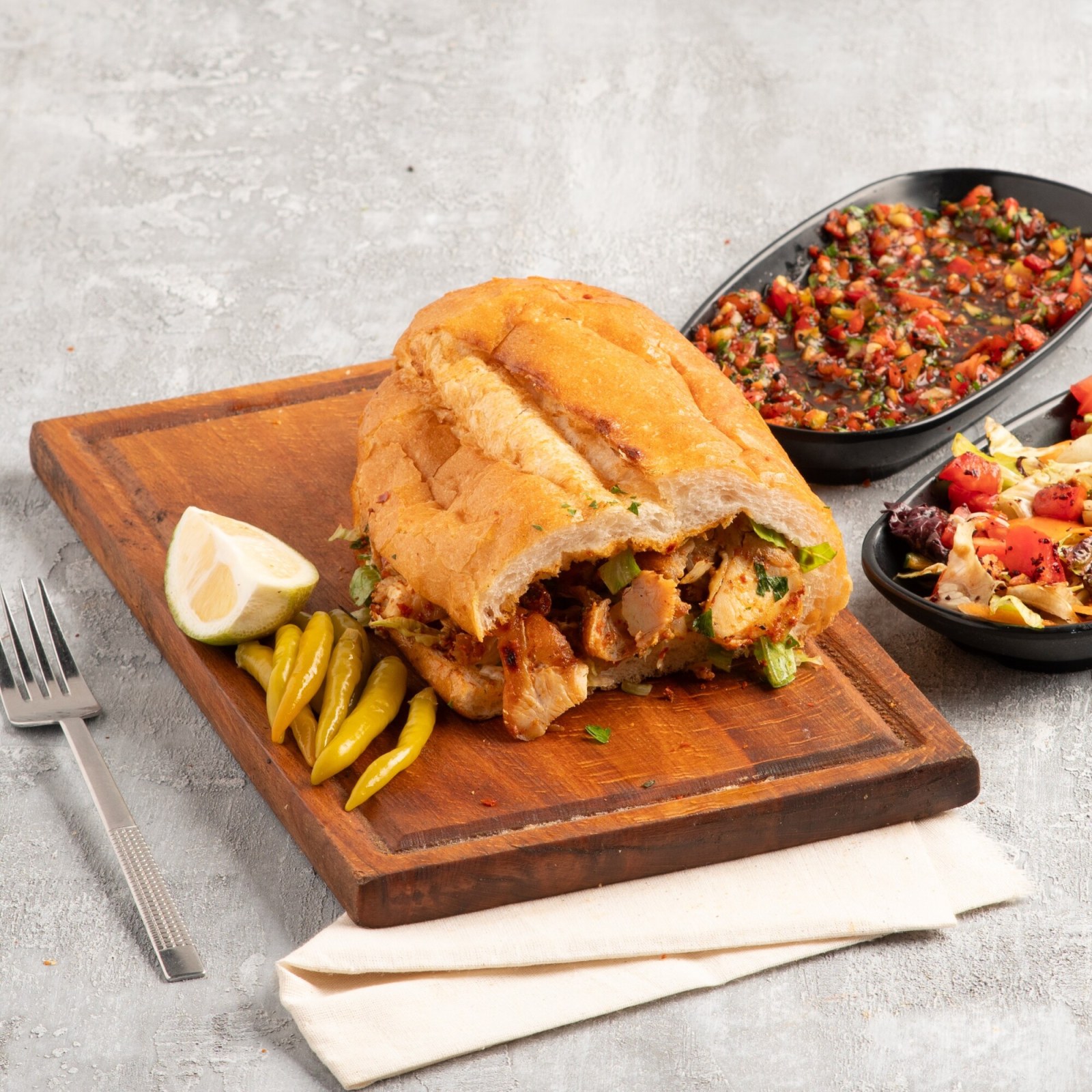 Yarım Somun Ekmek Arası Tavuk Döner