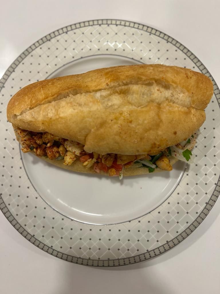 Somun Ekmek Arası Tavuk Tantuni