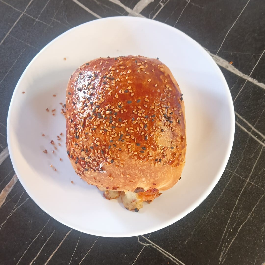Salçalı Kaşarlı Poğaça