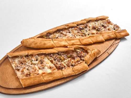 Kuşbaşılı Kaşarlı Pide