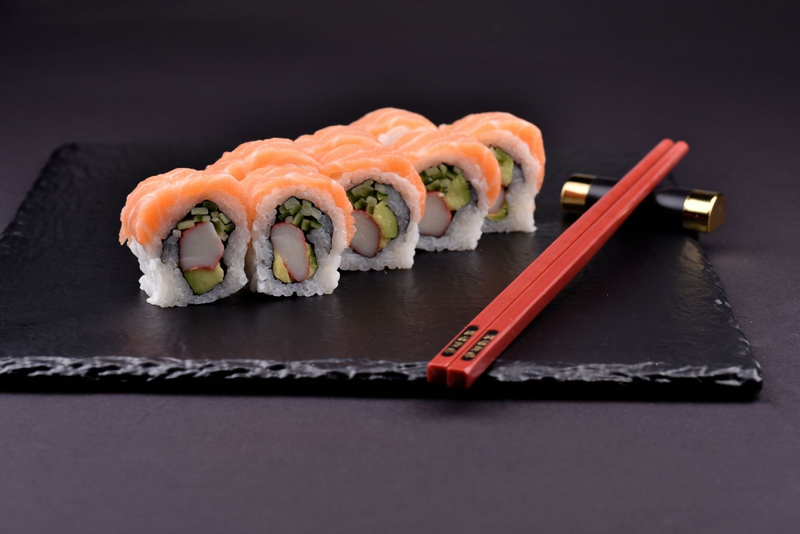 Canadian Roll ( 8 pcs)