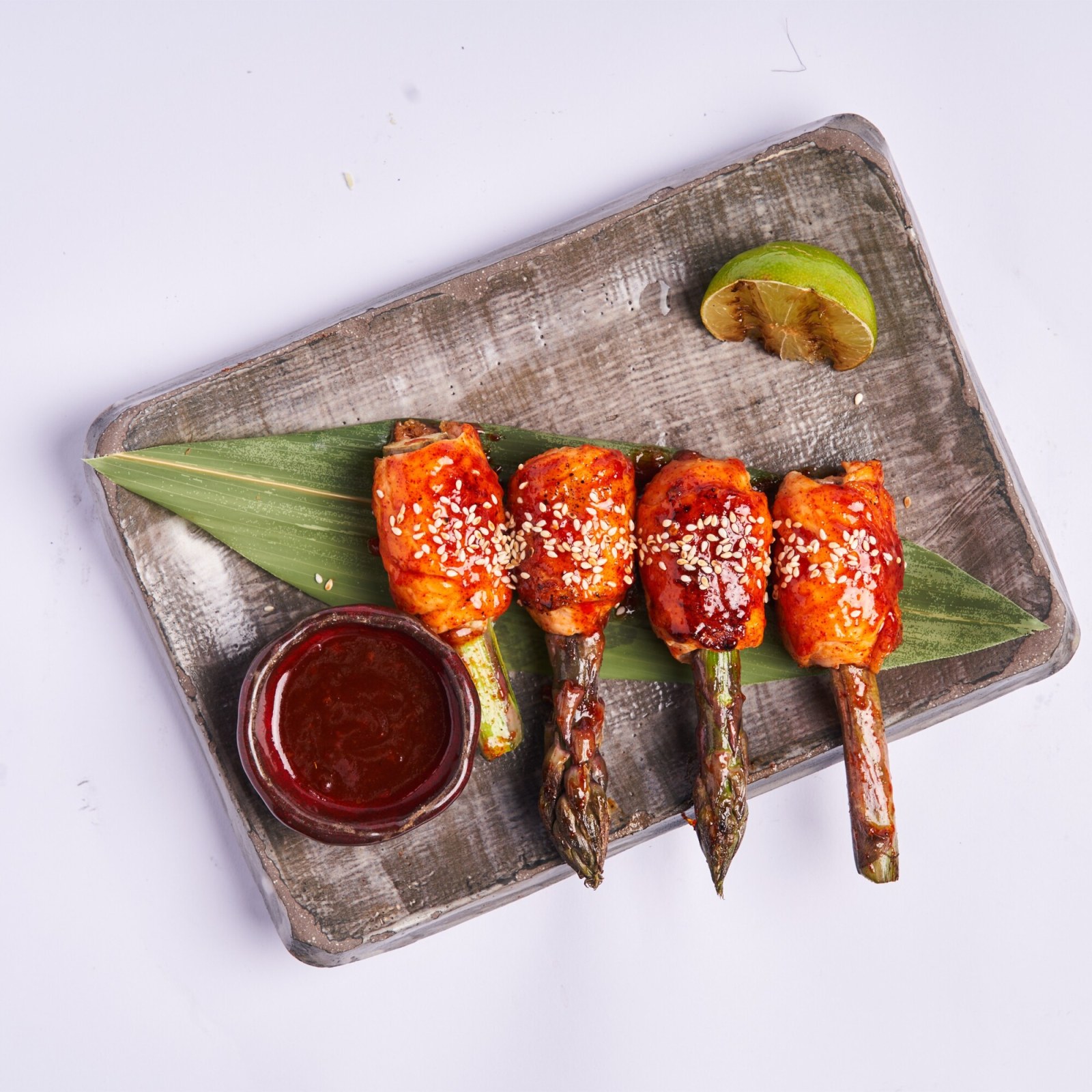 Tütsü Baharatlı Asparagus Somon