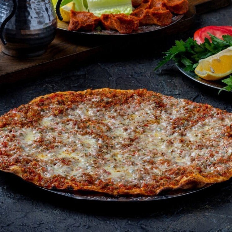 Kaşarlı Lahmacun