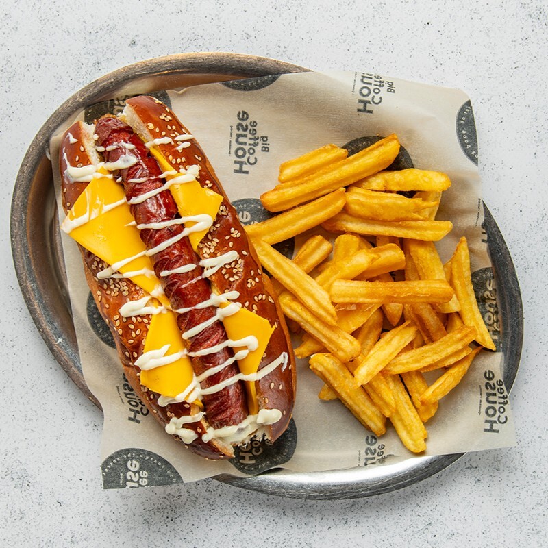 Cheddarlı Hot Dog (730,8 KCal)