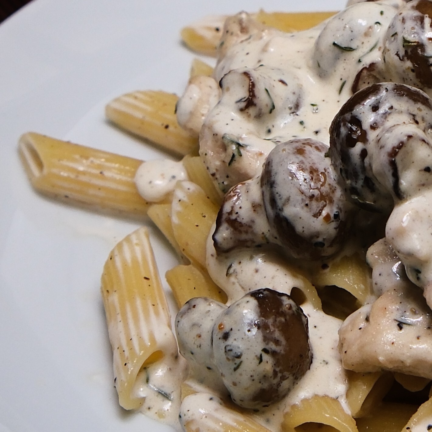 Penne Mantar + Salad