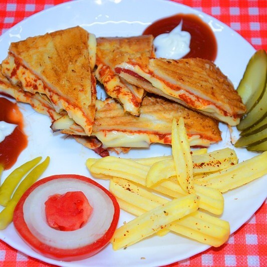 3/4 Ekmek Arası Karışık Tost