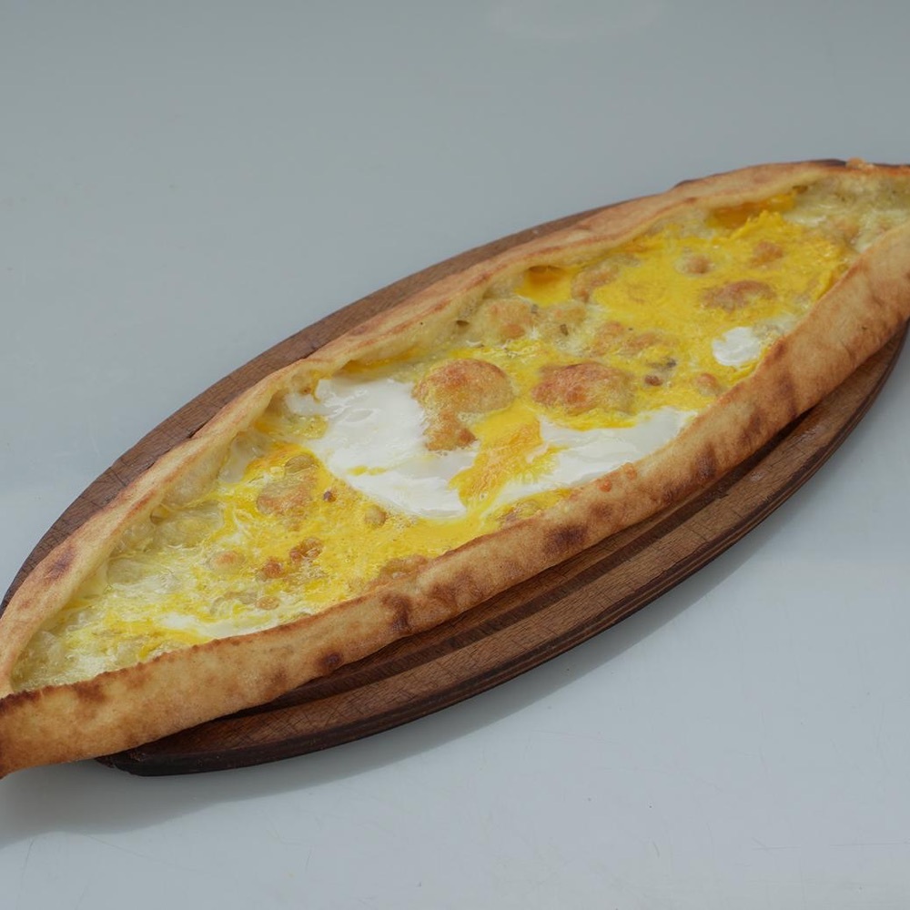 Kaşarlı Yumurtalı Pide