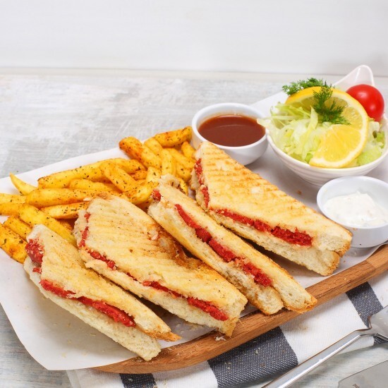 Sucuklu tost