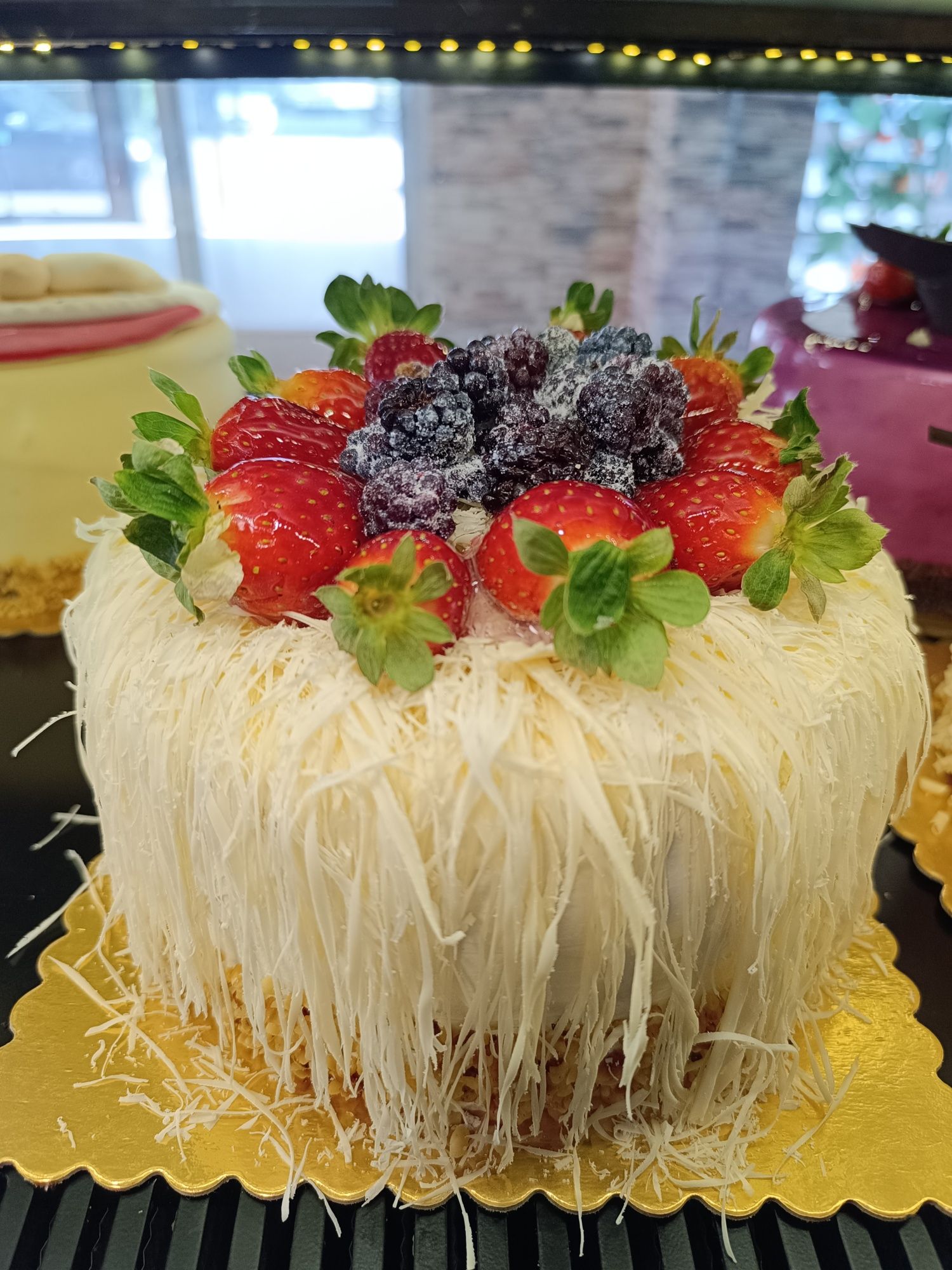 Meyveli Pasta (4 Kişilik)