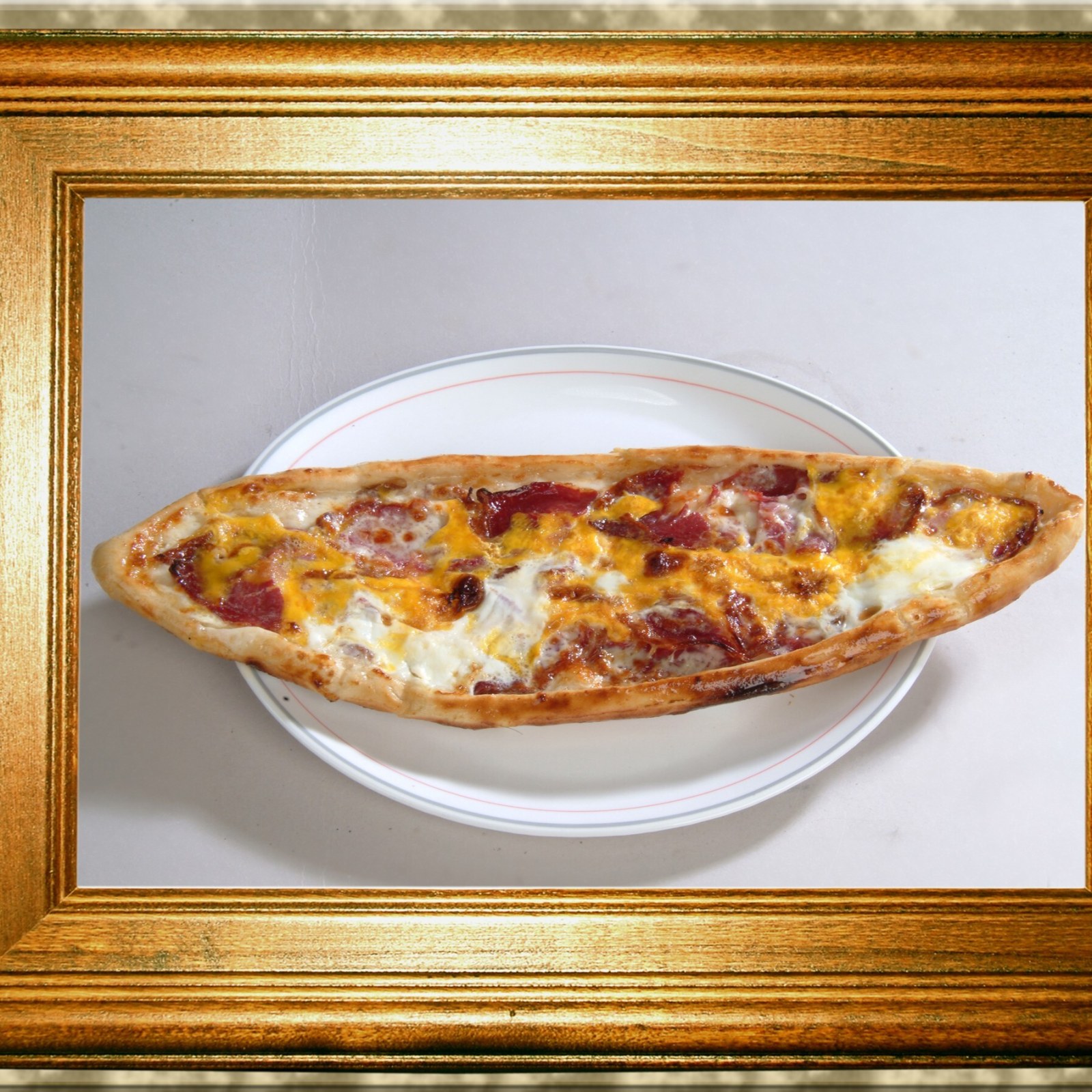 Pastırmalı Yumurtalı Pide